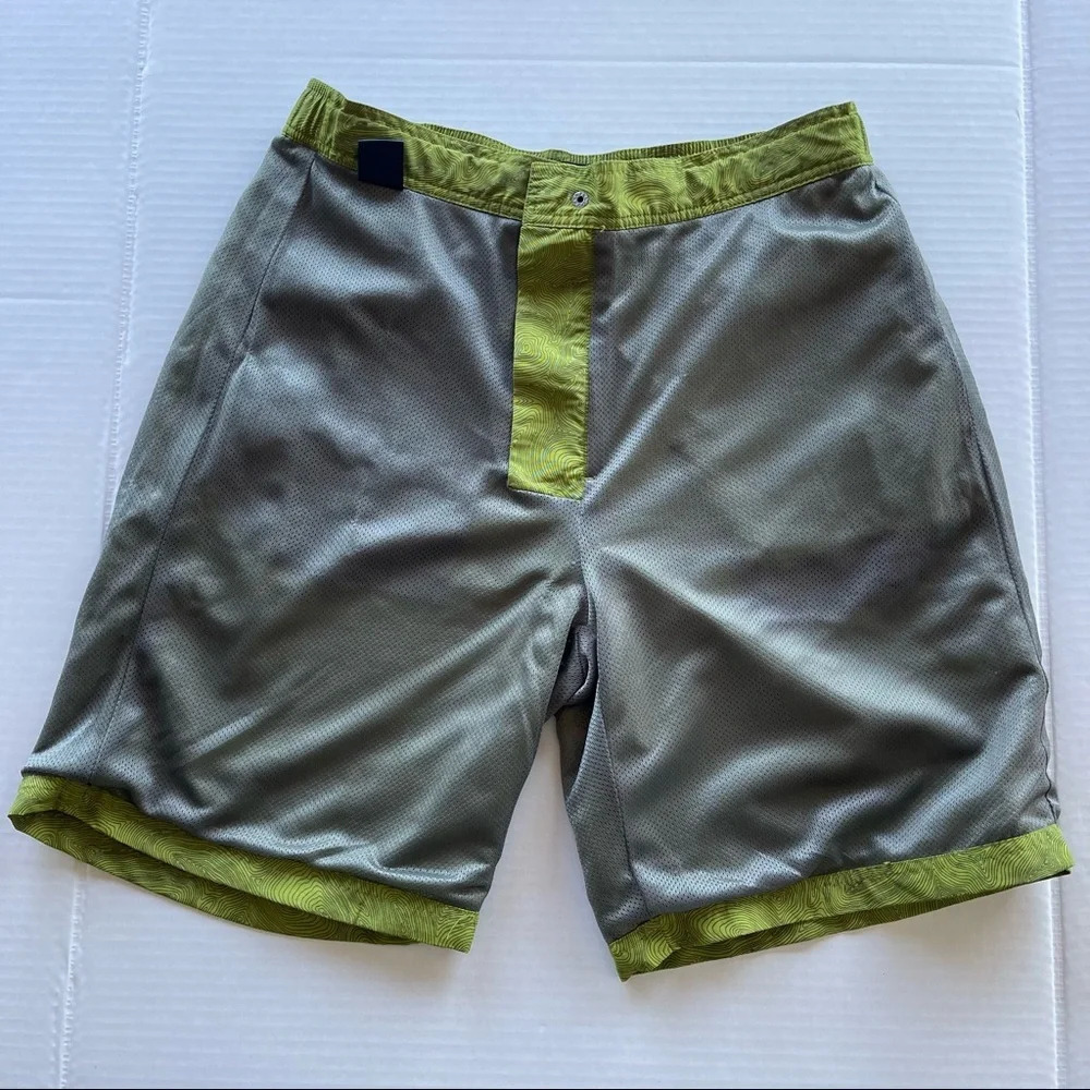ST JHON’S BAY Green Shorts Men size 32 swim or land - Picture 5 of 13